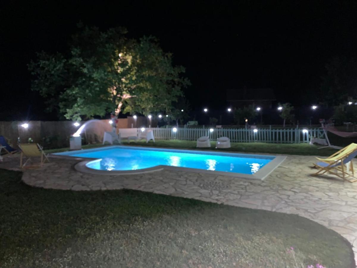 Silent Village Villa With Swimming Pool โมสตาร์ ภายนอก รูปภาพ