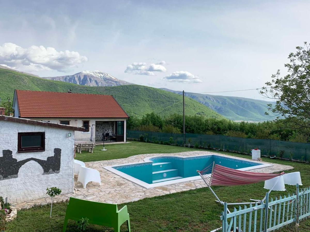 Silent Village Villa With Swimming Pool โมสตาร์ ภายนอก รูปภาพ
