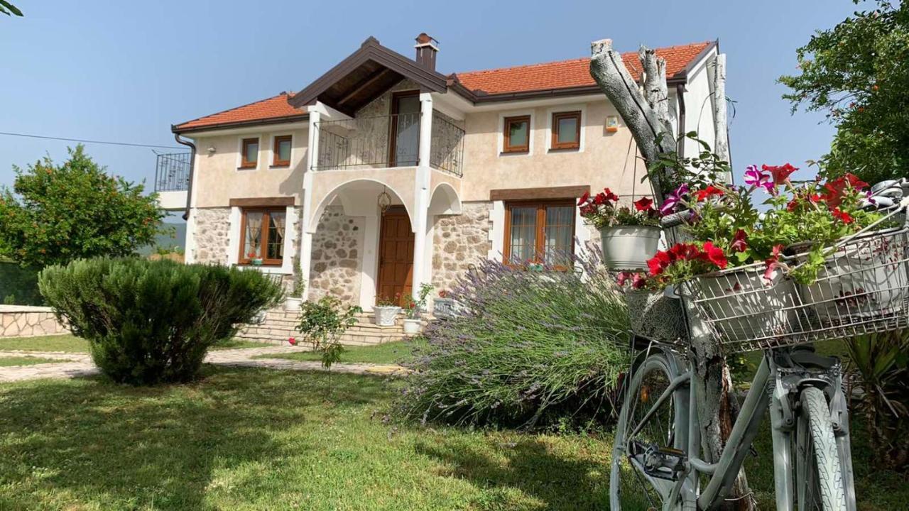 Silent Village Villa With Swimming Pool โมสตาร์ ภายนอก รูปภาพ