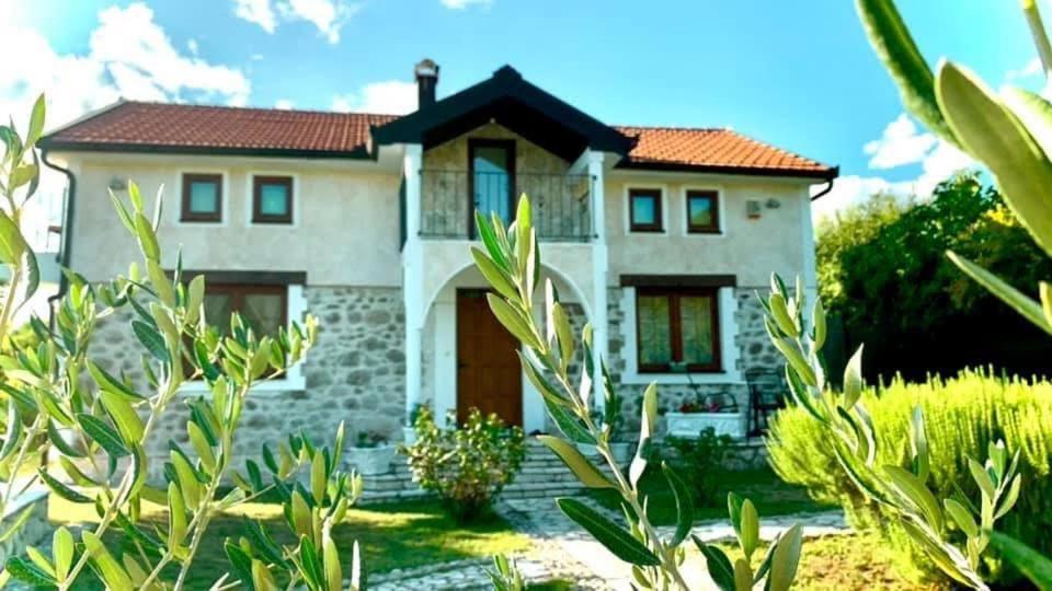 Silent Village Villa With Swimming Pool โมสตาร์ ภายนอก รูปภาพ
